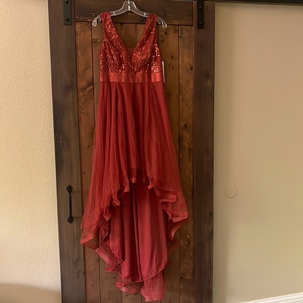 Sleeveless V-back Tulle High-Low Sequin Appliques Evening Dress NWT